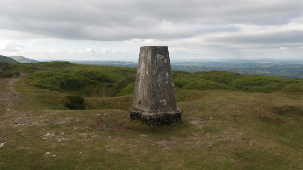 Rhiw Arw trig point